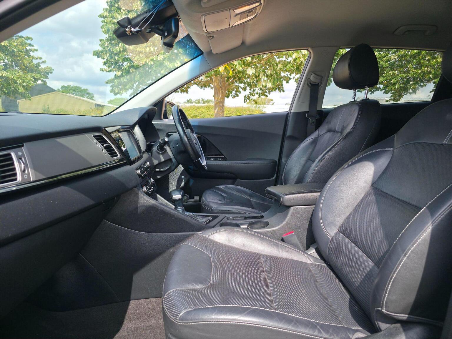 2017 Kia Niro image 26
