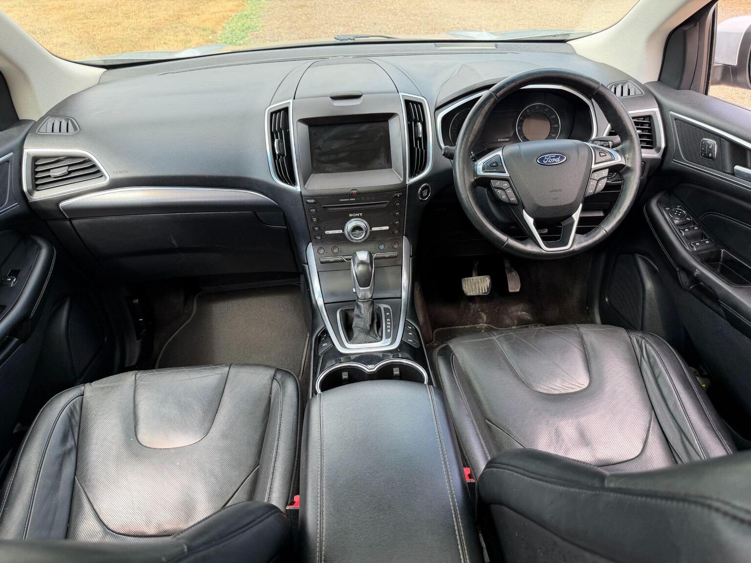 2018 Ford Edge image 34