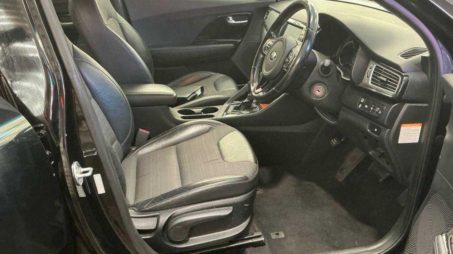 2019 Kia Niro image 12