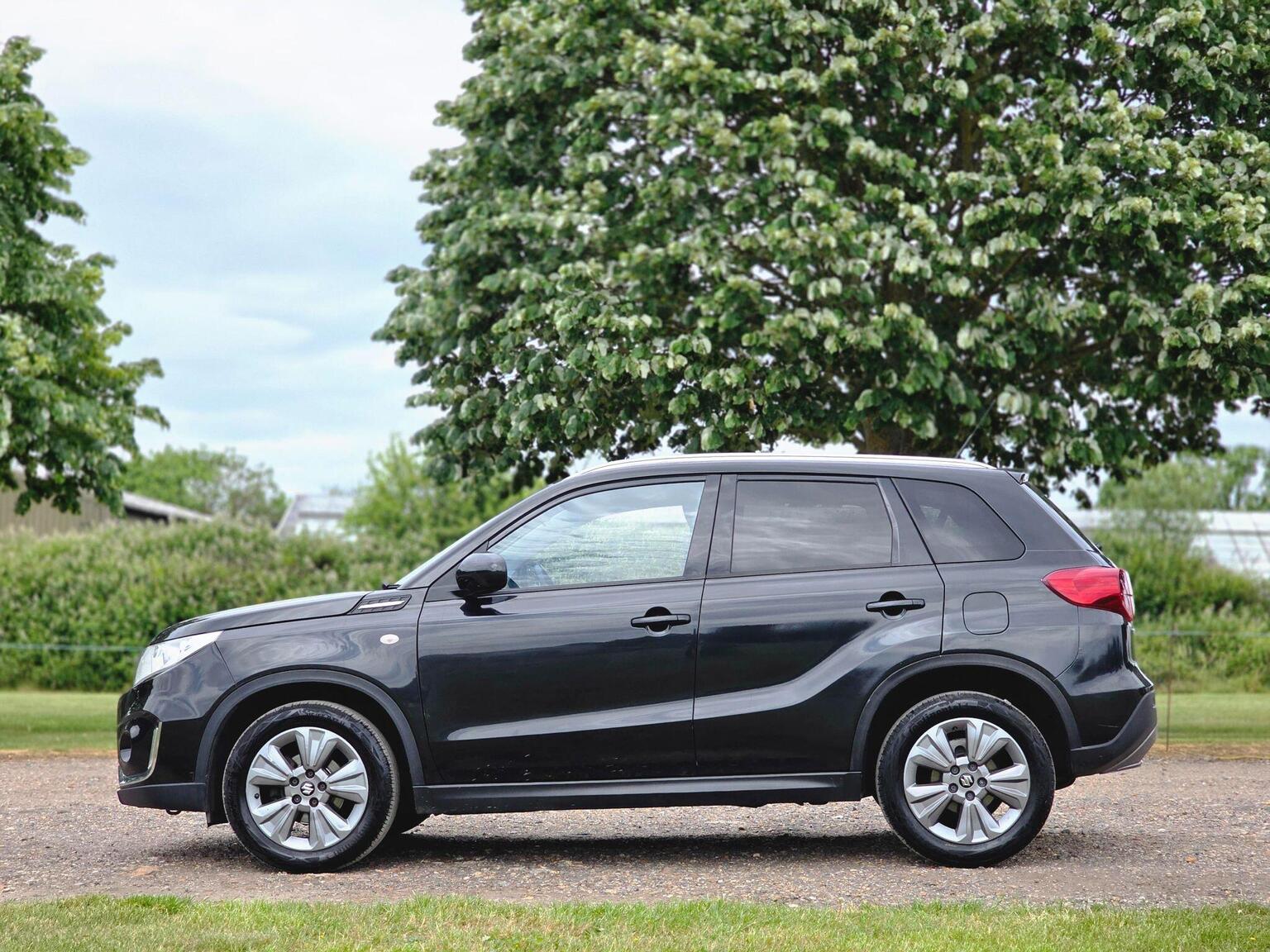 2019 Suzuki Vitara image 13
