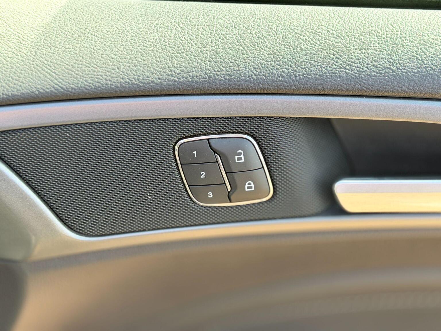 2018 Ford Mondeo image 25