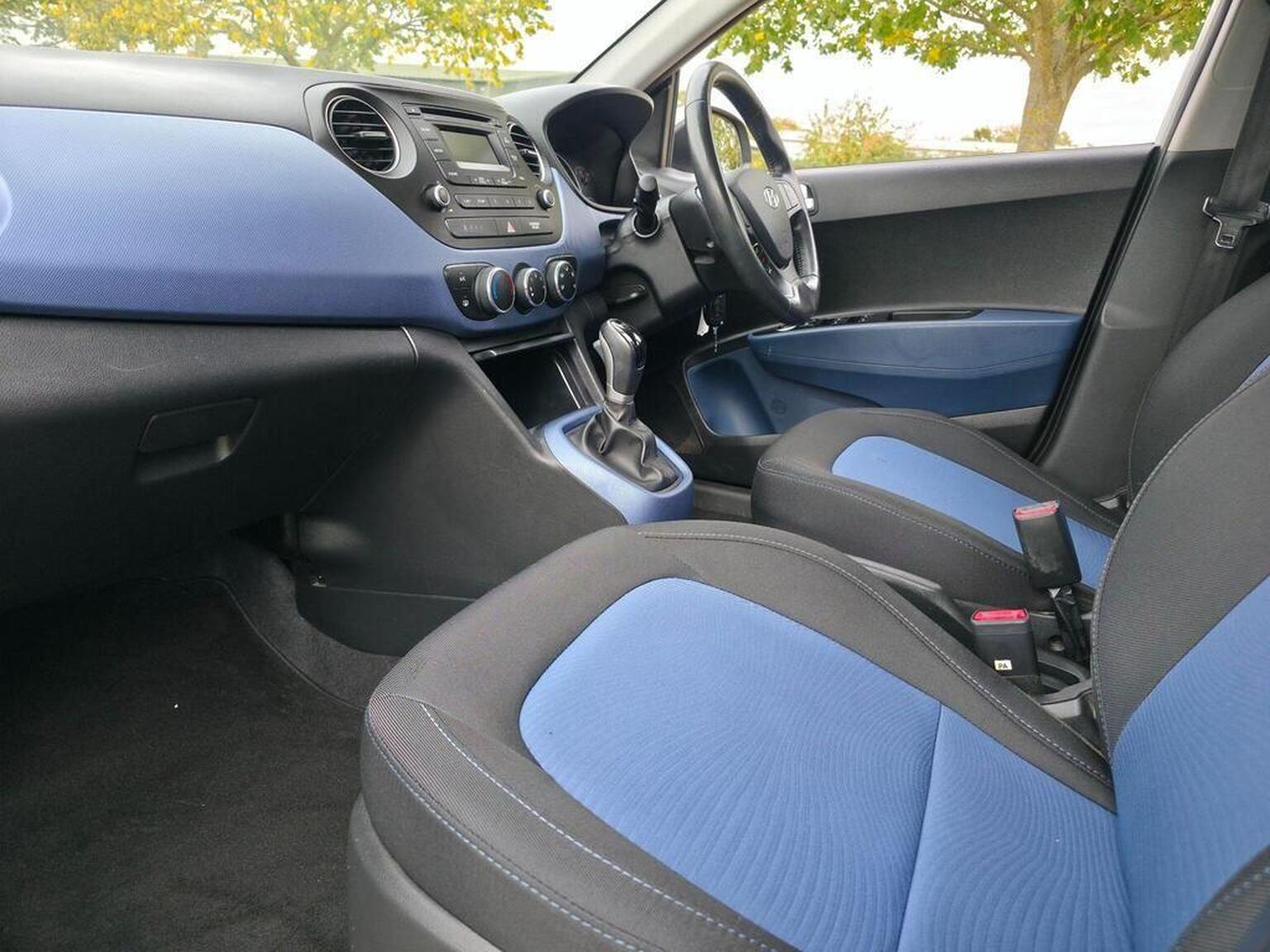2016 Hyundai i10 image 28