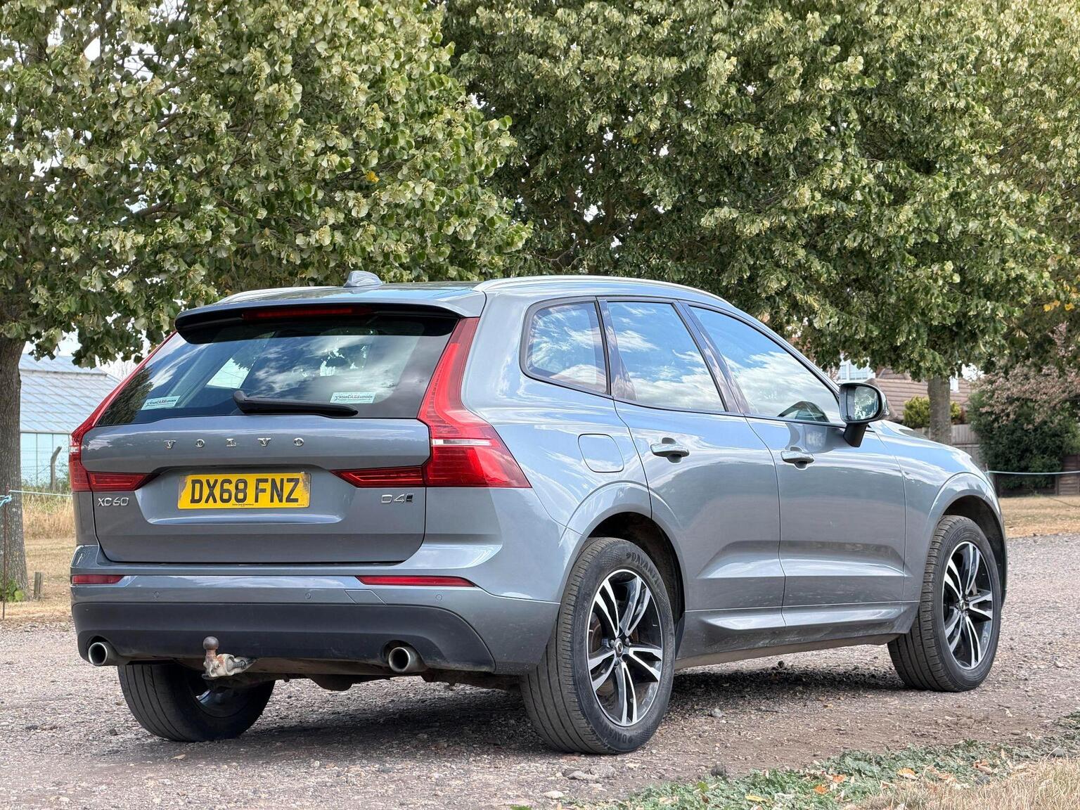 2018 Volvo XC60 image 7