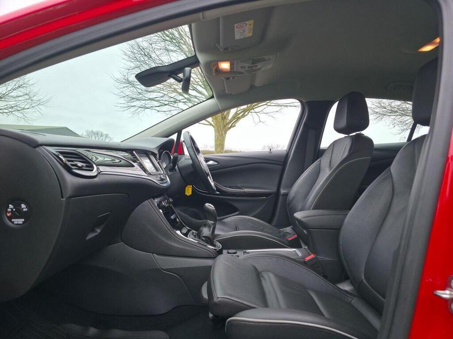 2016 Vauxhall Astra image 24