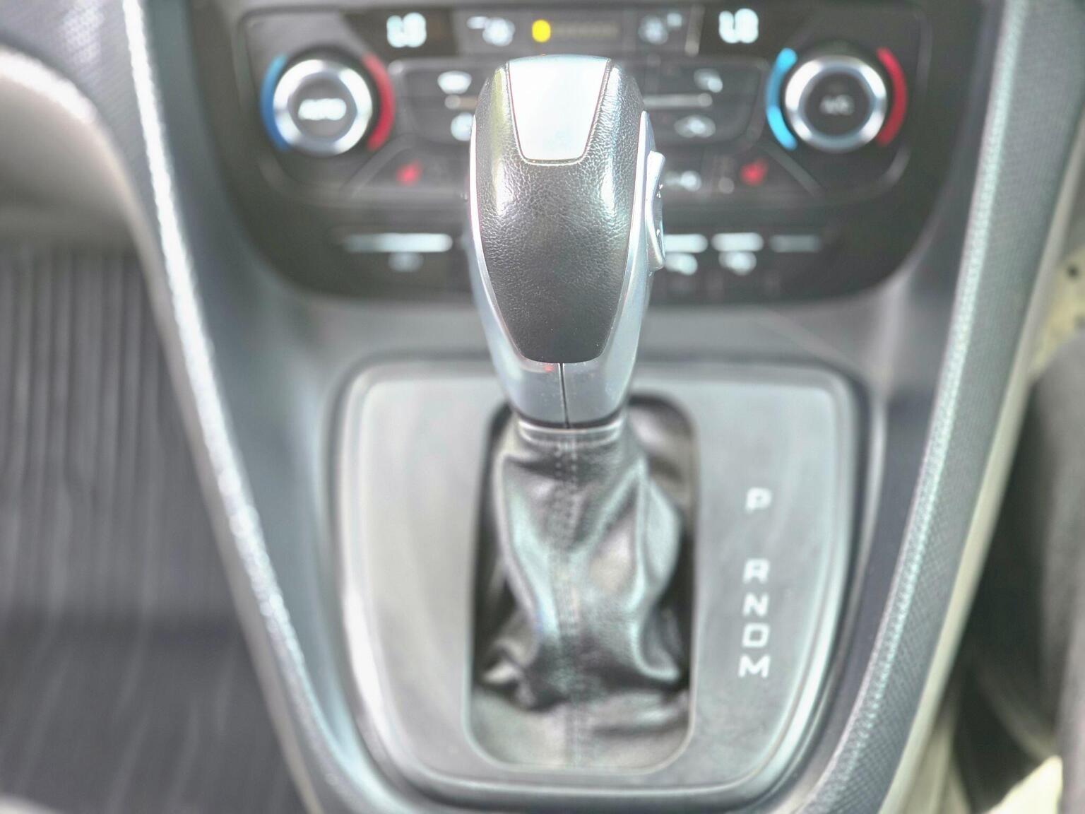 2020 Ford Transit Connect image 37