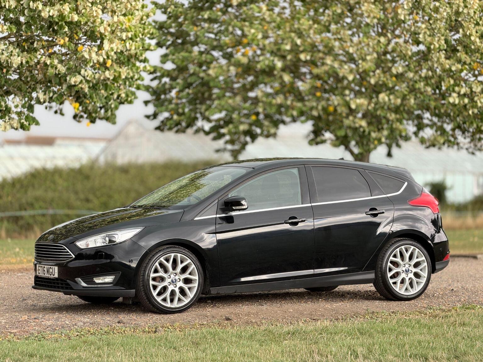 2016 Ford Focus image 16