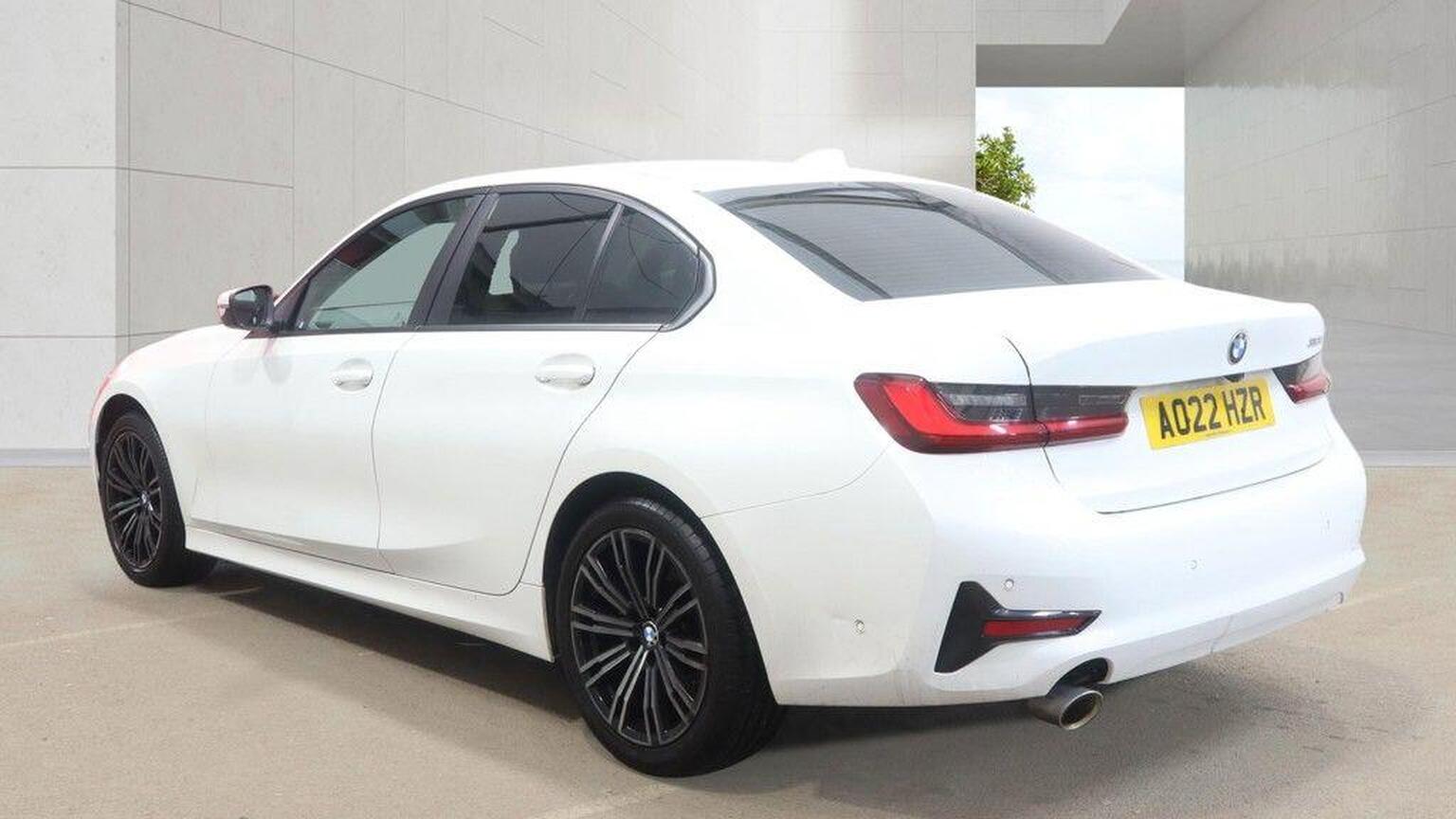 2022 BMW 3 Series image 6