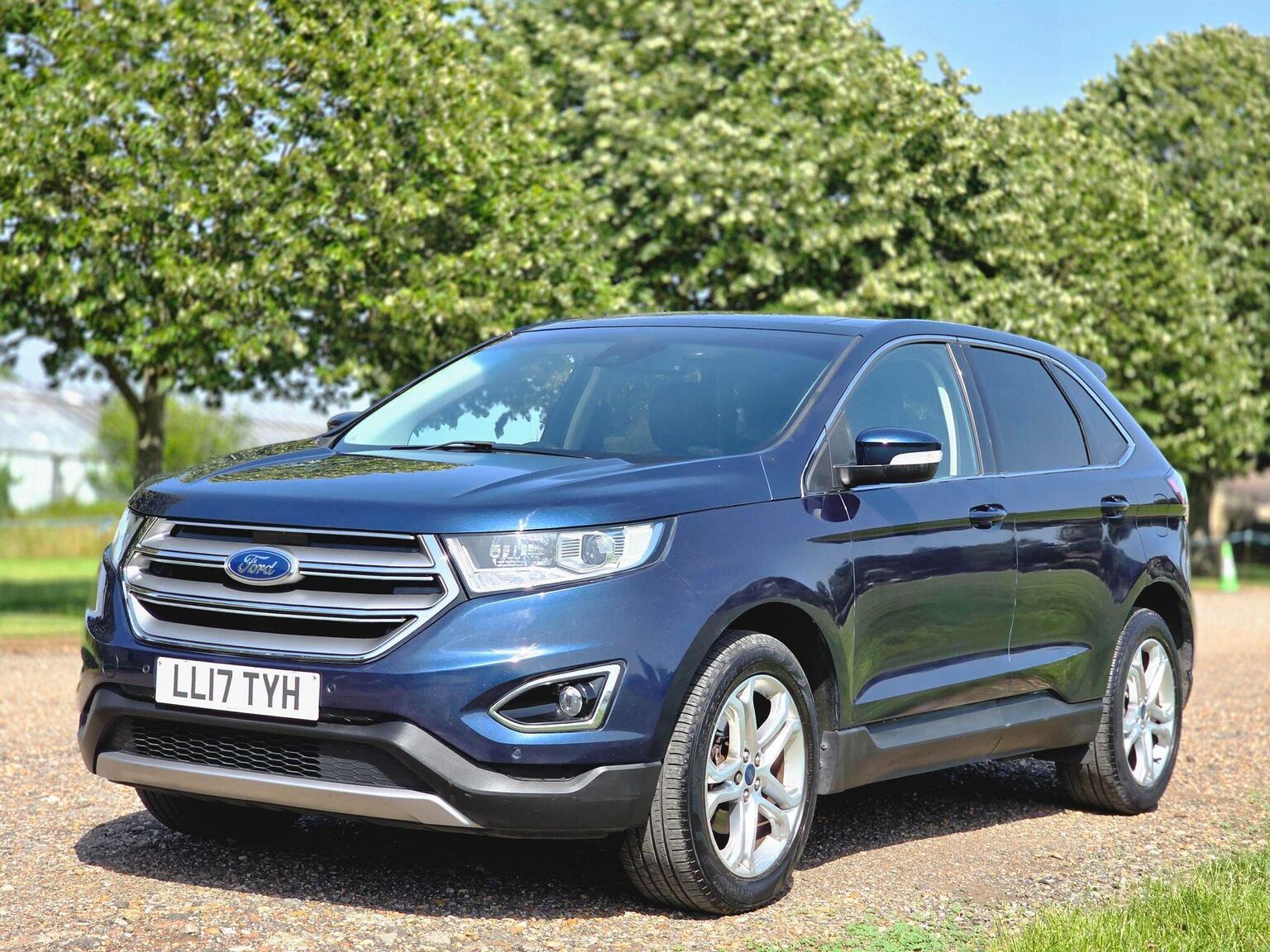 2017 Ford Edge image 17