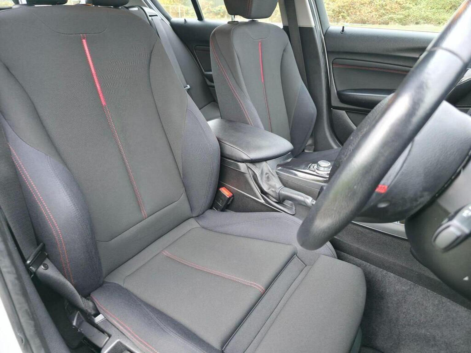 2013 BMW 1 Series image 29