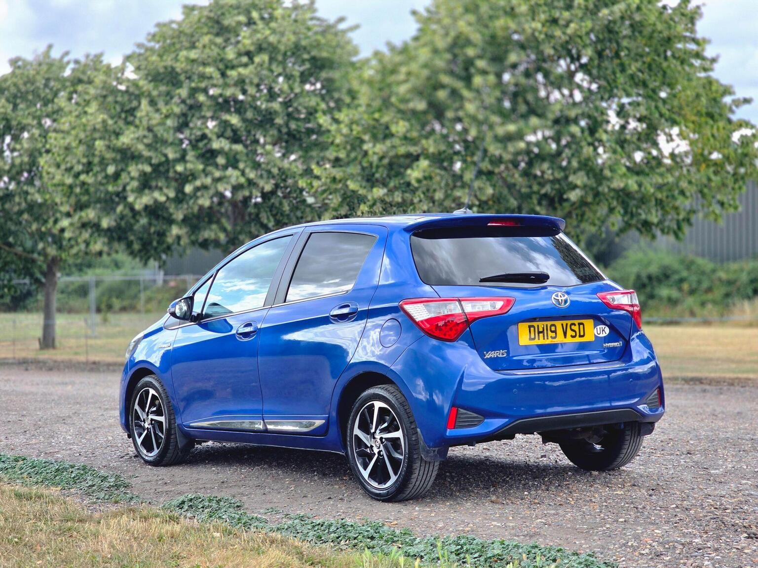 2019 Toyota Yaris image 12