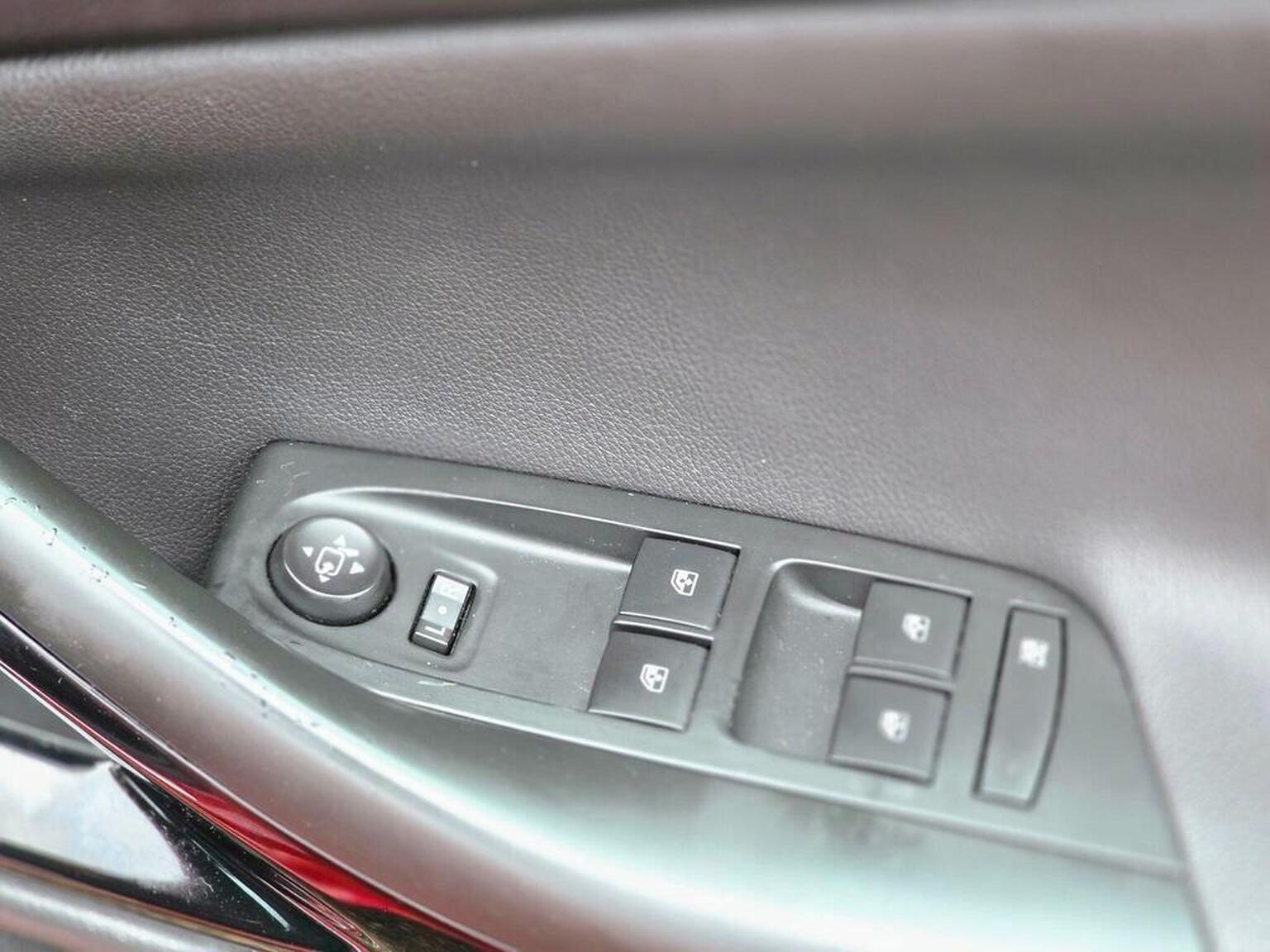 2016 Vauxhall Astra image 33