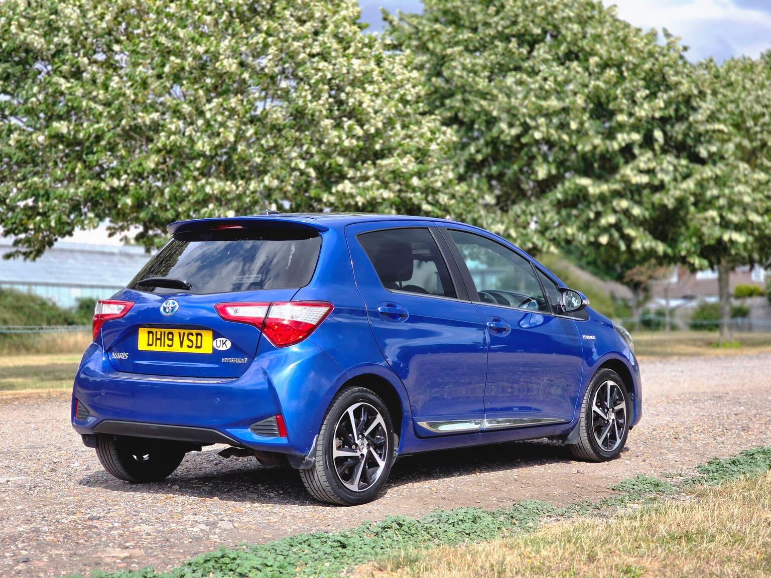 2019 Toyota Yaris image 7