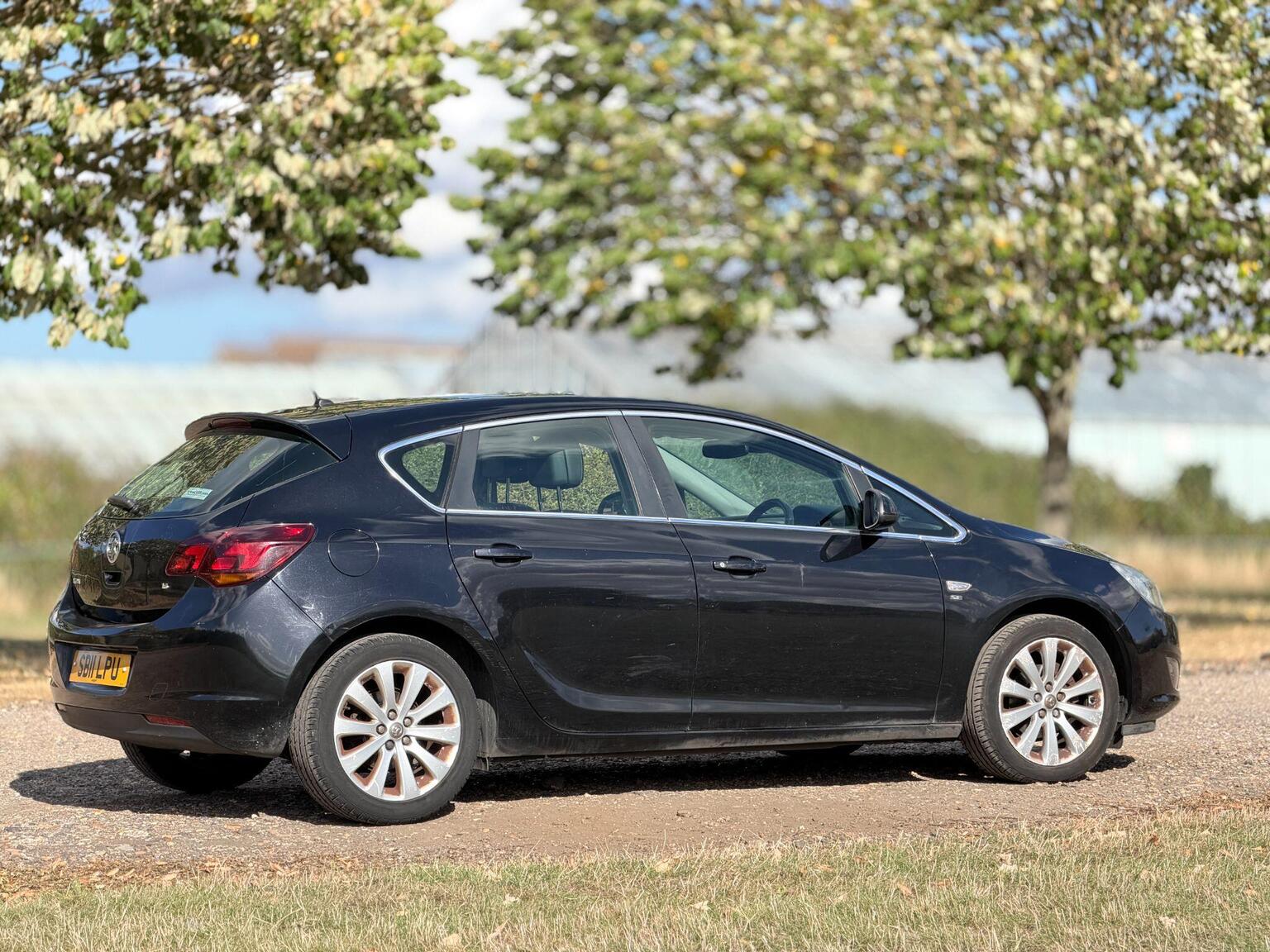 2011 Vauxhall Astra image 4