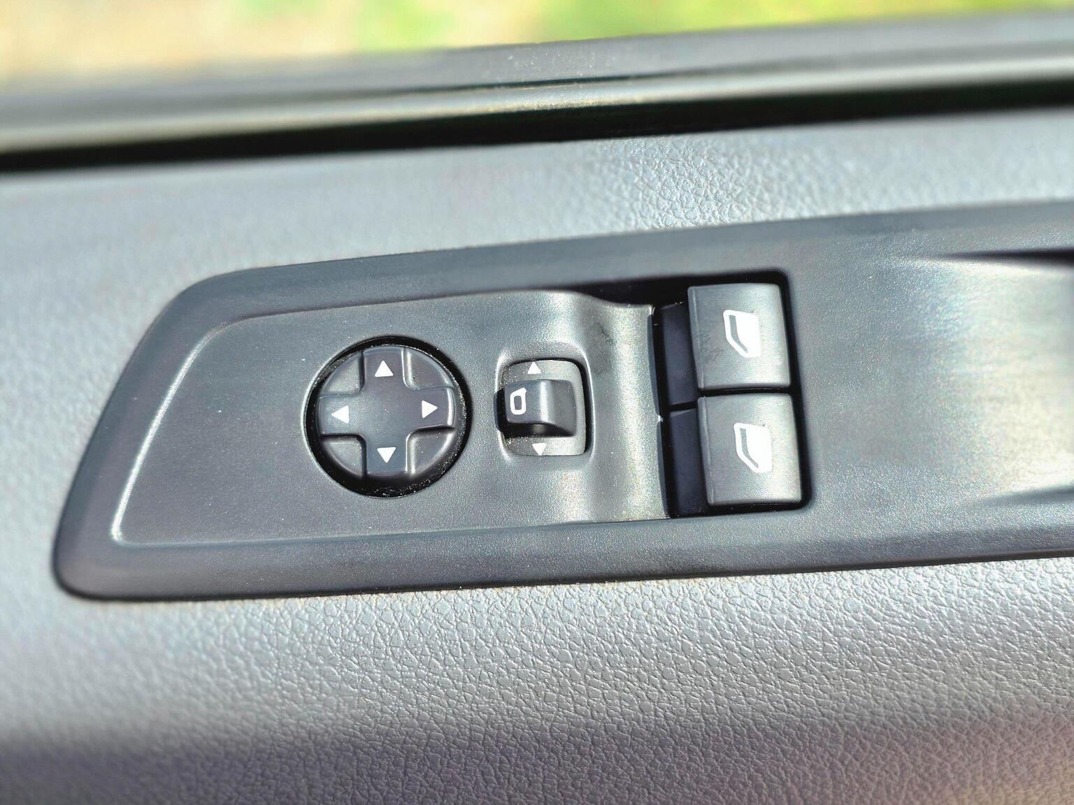 2022 Vauxhall Vivaro image 34