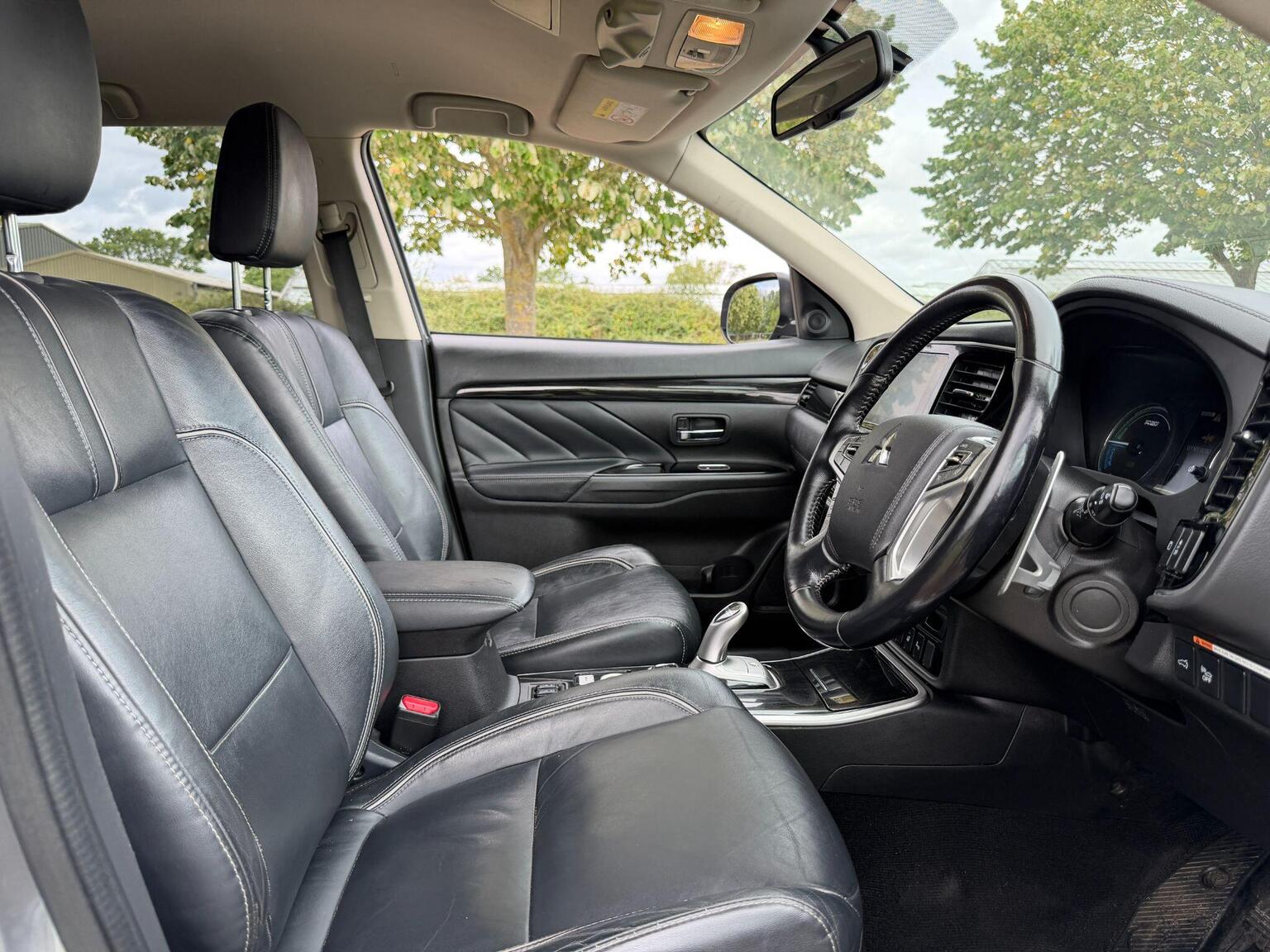 2018 Mitsubishi Outlander image 22