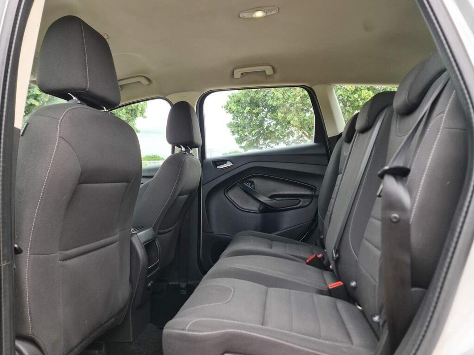 2015 Ford Kuga image 16
