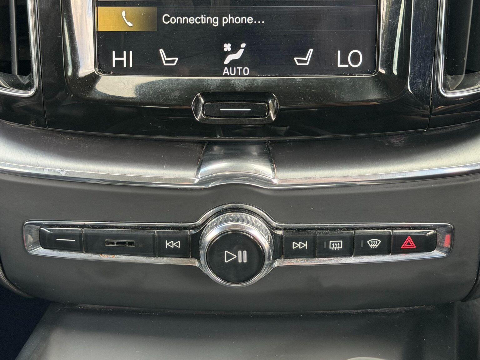 2018 Volvo XC60 image 39