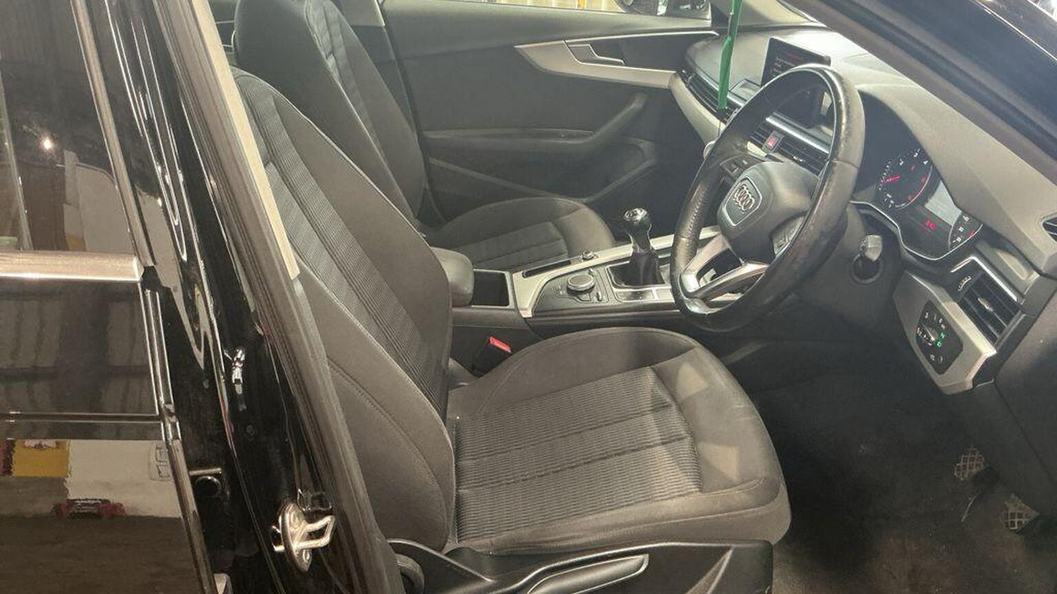 2016 Audi A4 image 10