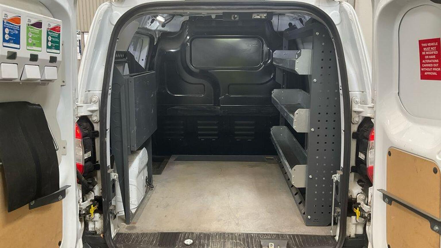 2019 Ford Transit Courier image 15