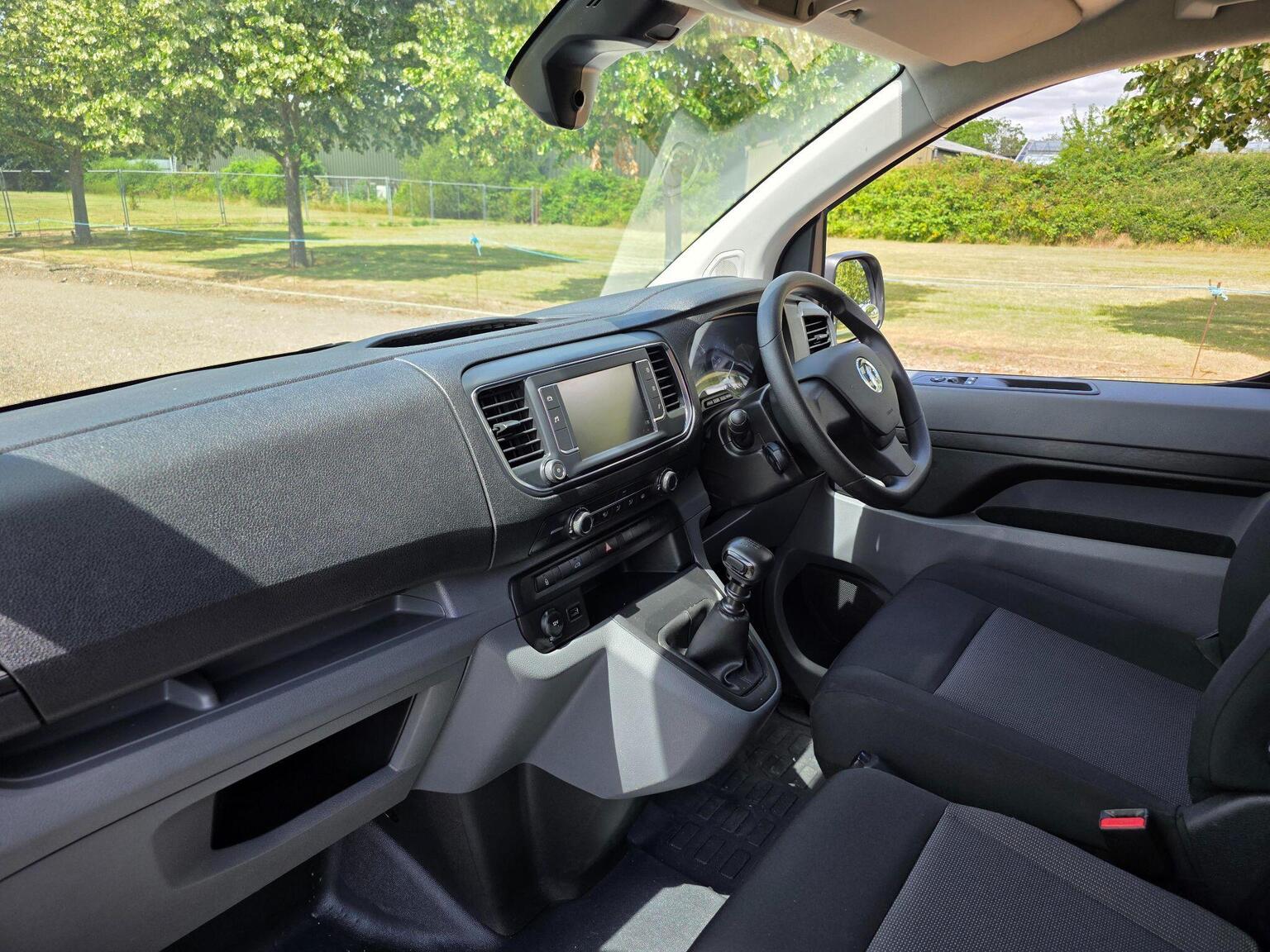 2022 Vauxhall Vivaro image 30