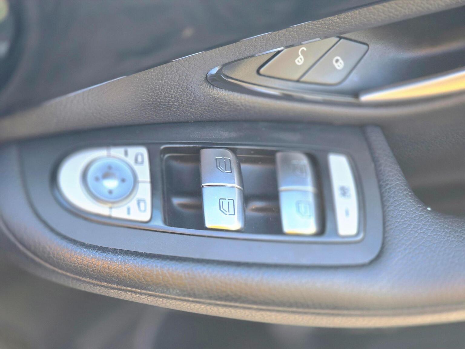 2018 Mercedes-Benz GLC image 49