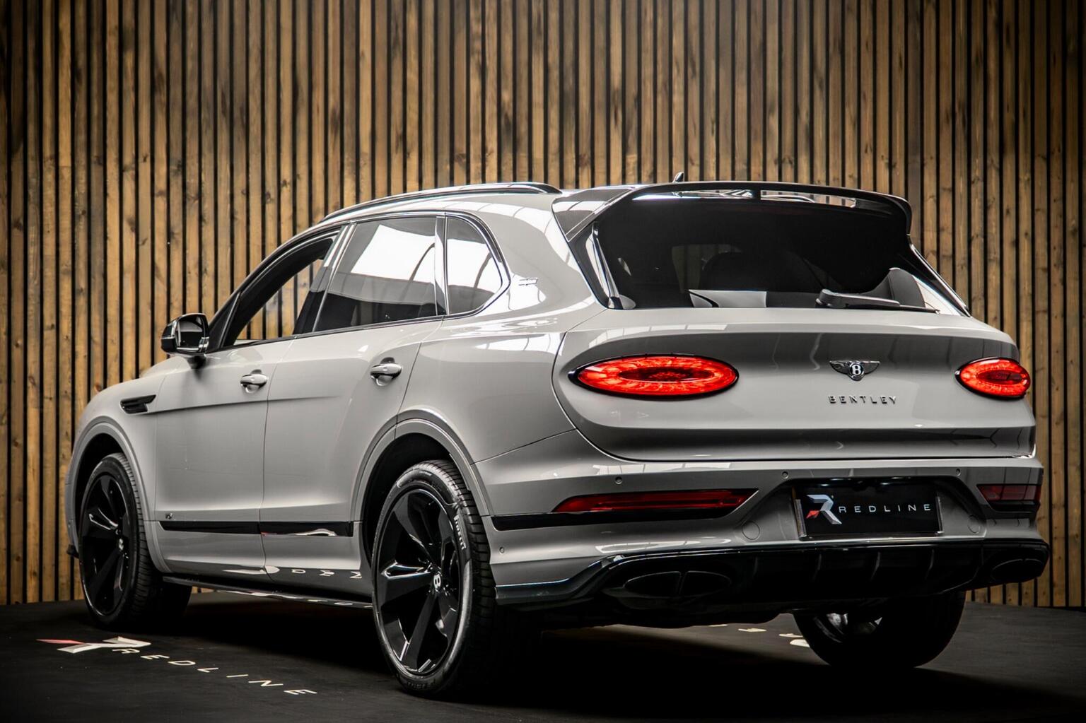 2021 Bentley Bentayga V8 Auto 4WD — photograph 3