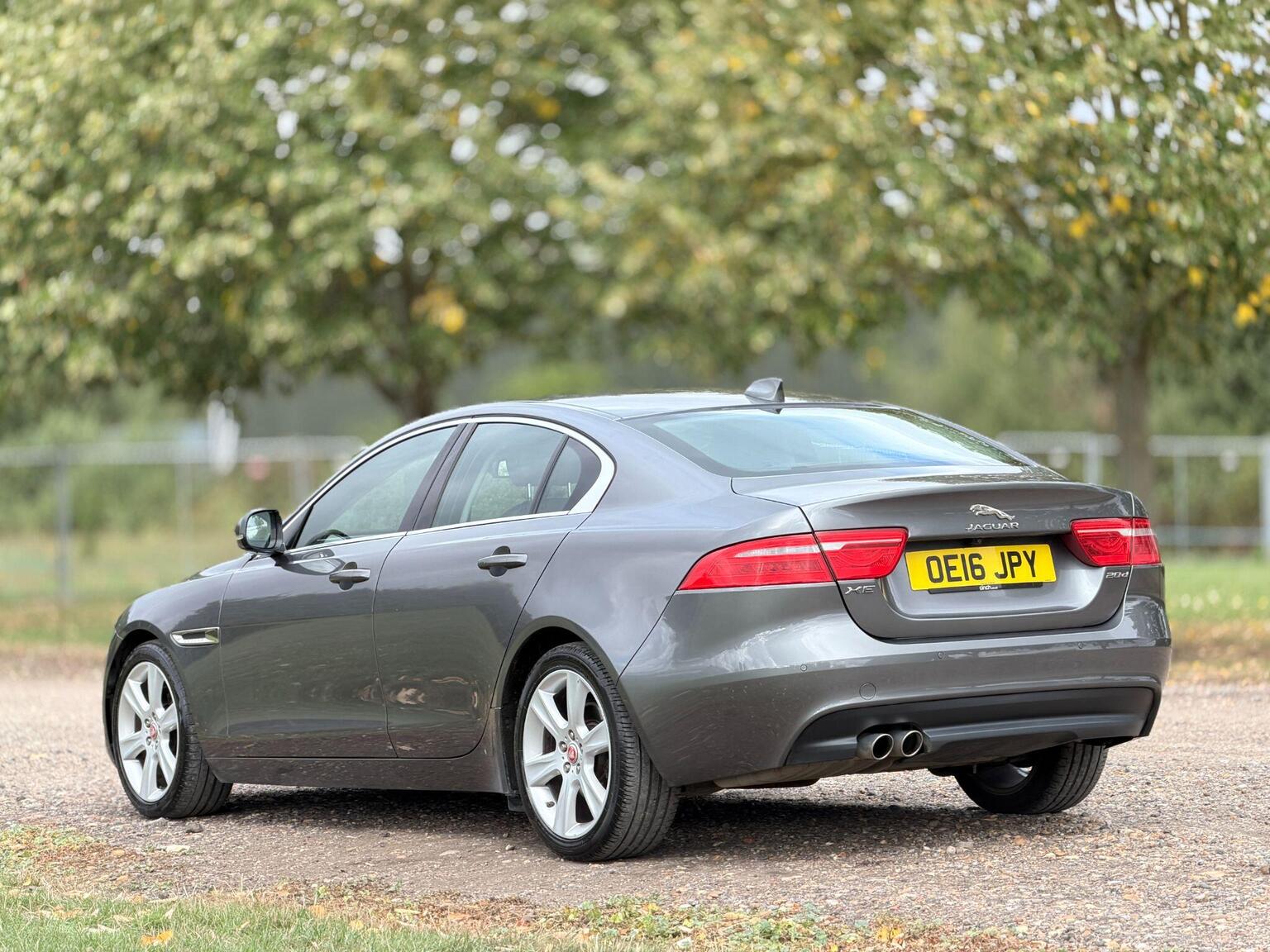 2016 Jaguar XE image 11