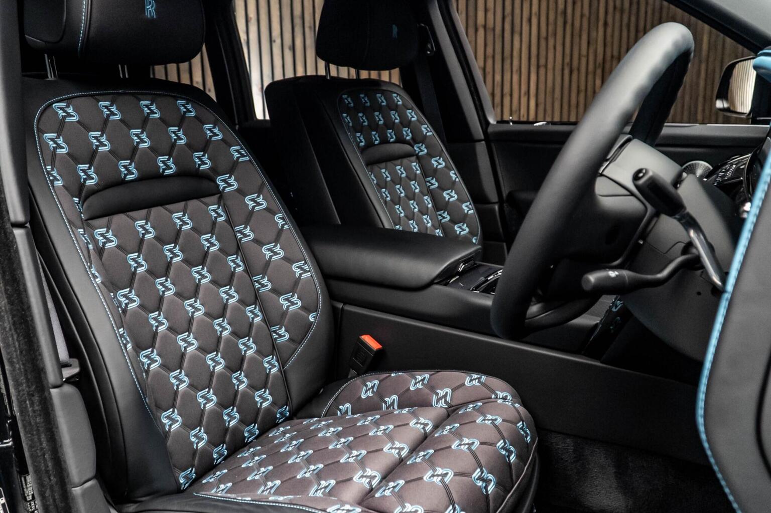 2025 Rolls-Royce Cullinan Series II Black Badge — photograph 2