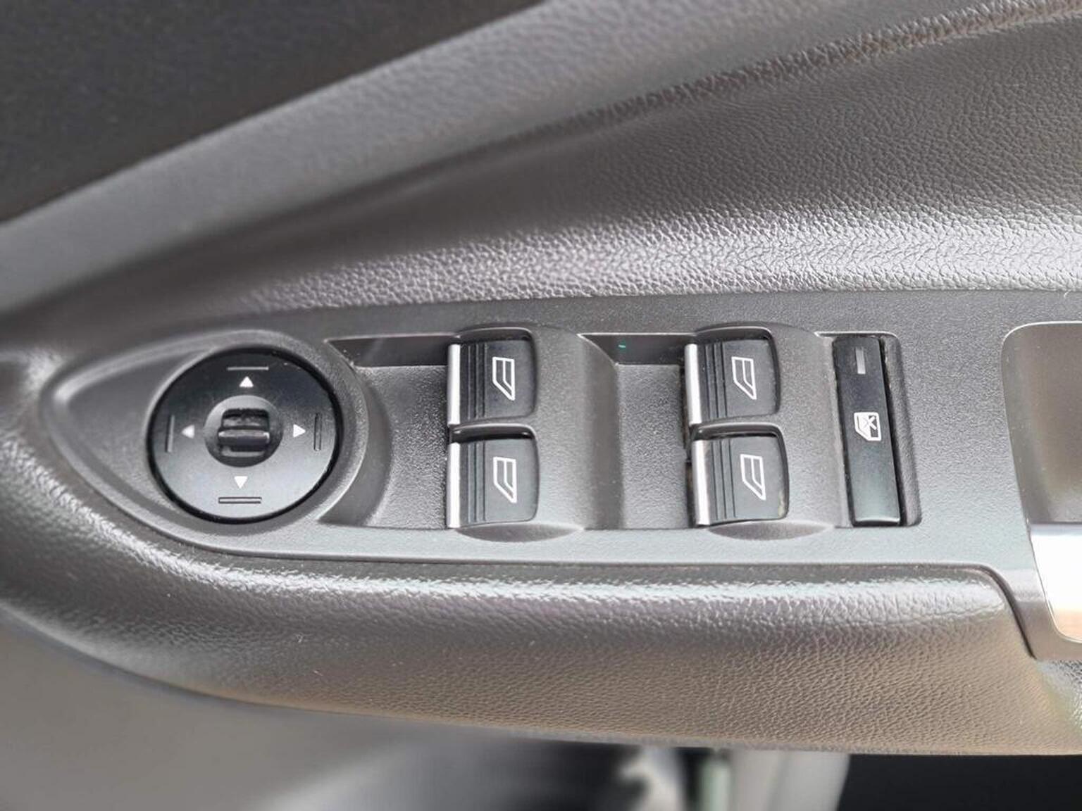 2015 Ford Kuga image 34