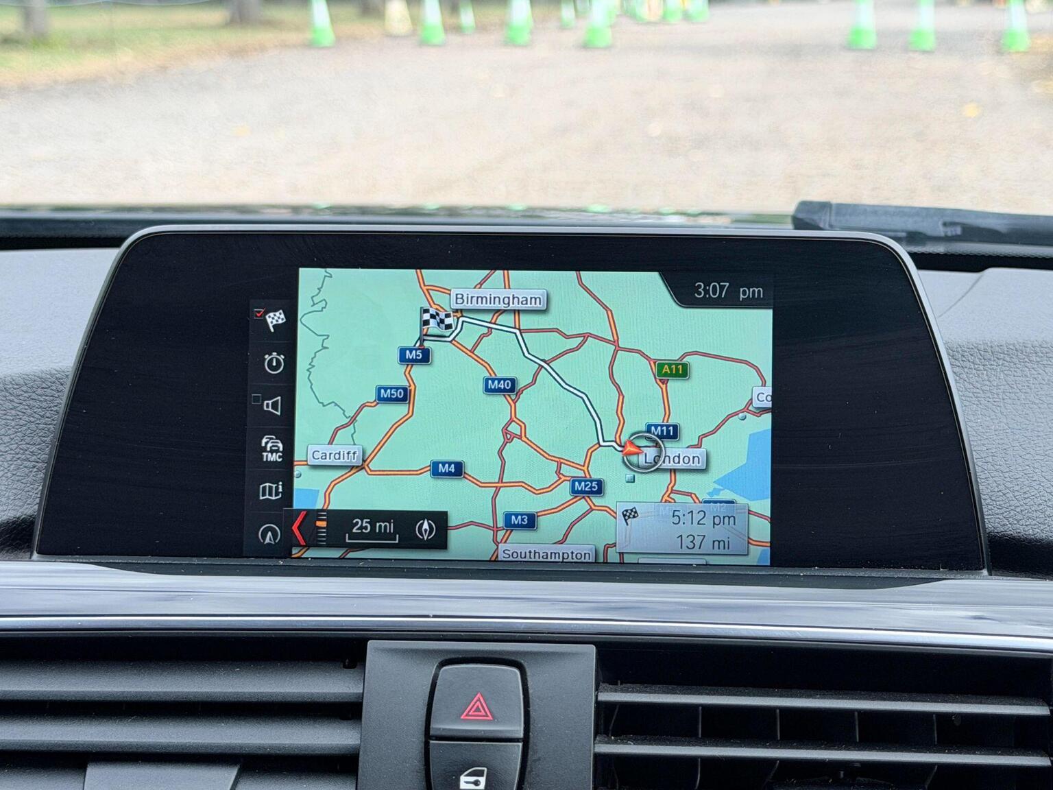 2018 BMW 3 Series image 46