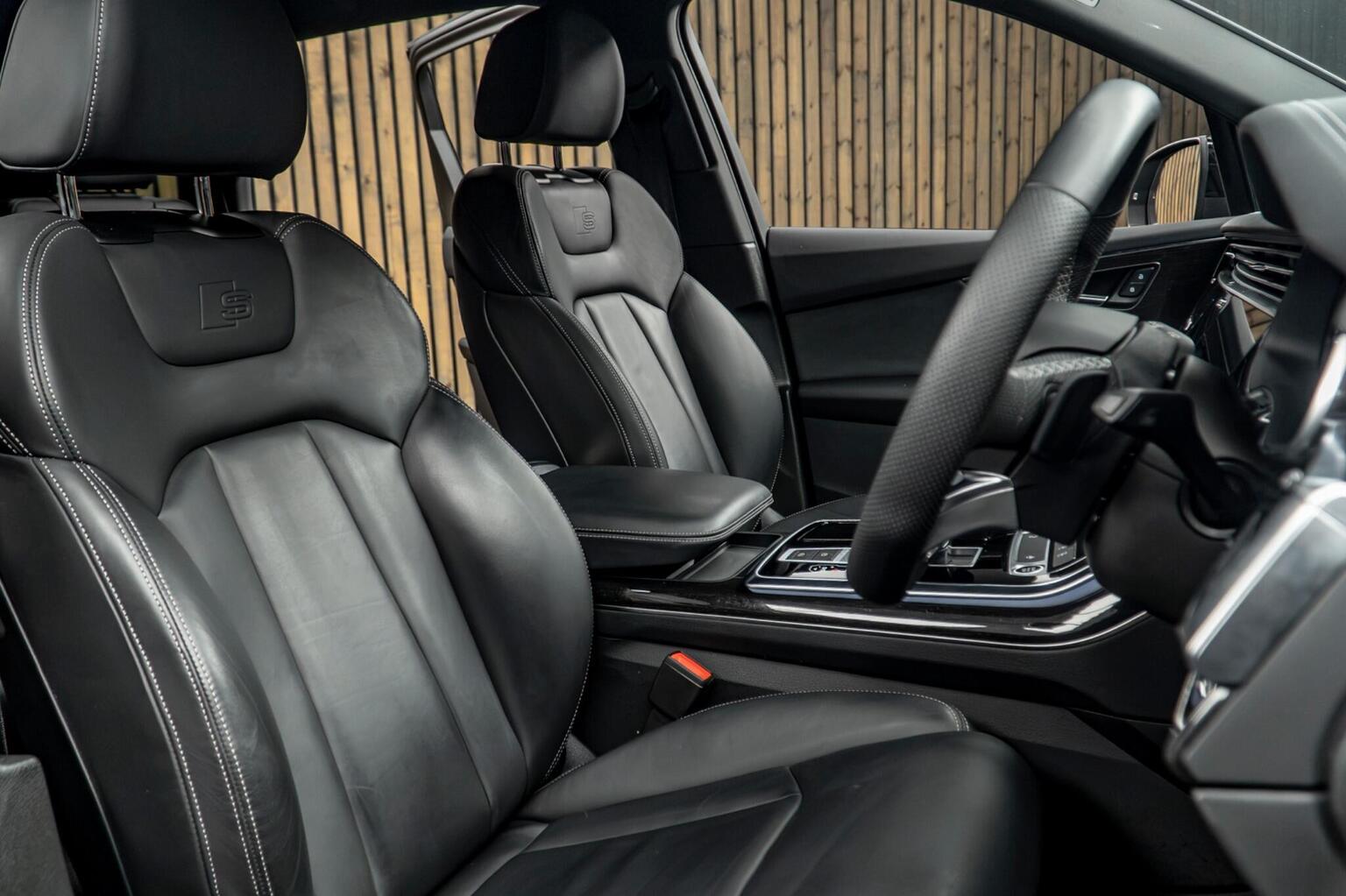 2024 Audi Q7 V6 55 Black Edition Tiptronic quattro — photograph 2
