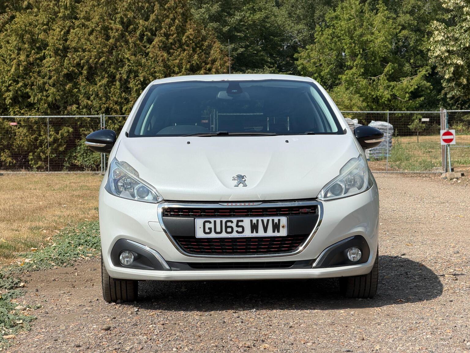 2015 Peugeot 208 image 20