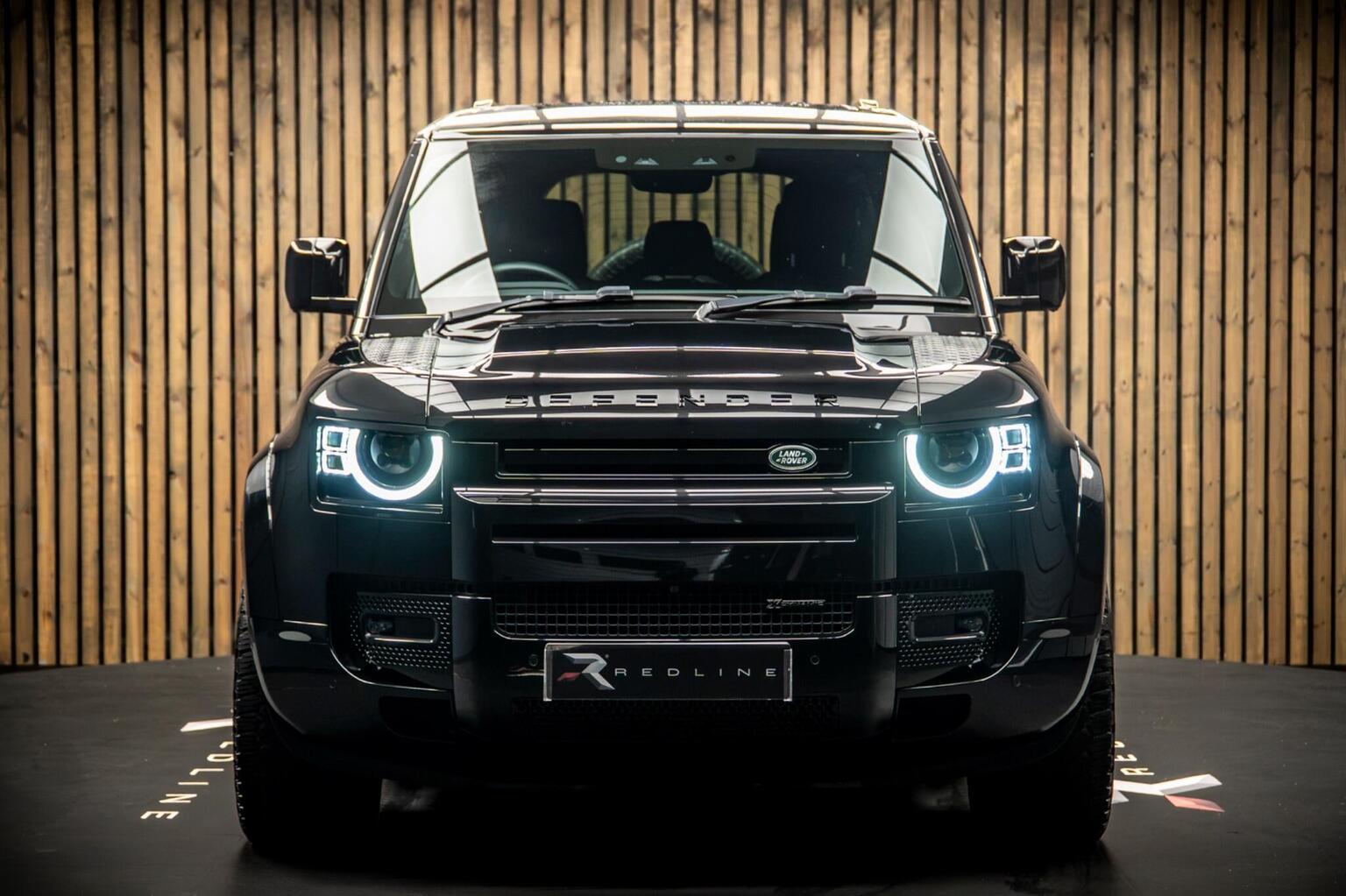 2023 Land Rover Defender 110 D250 X-Dynamic SE 4WD — photograph 5