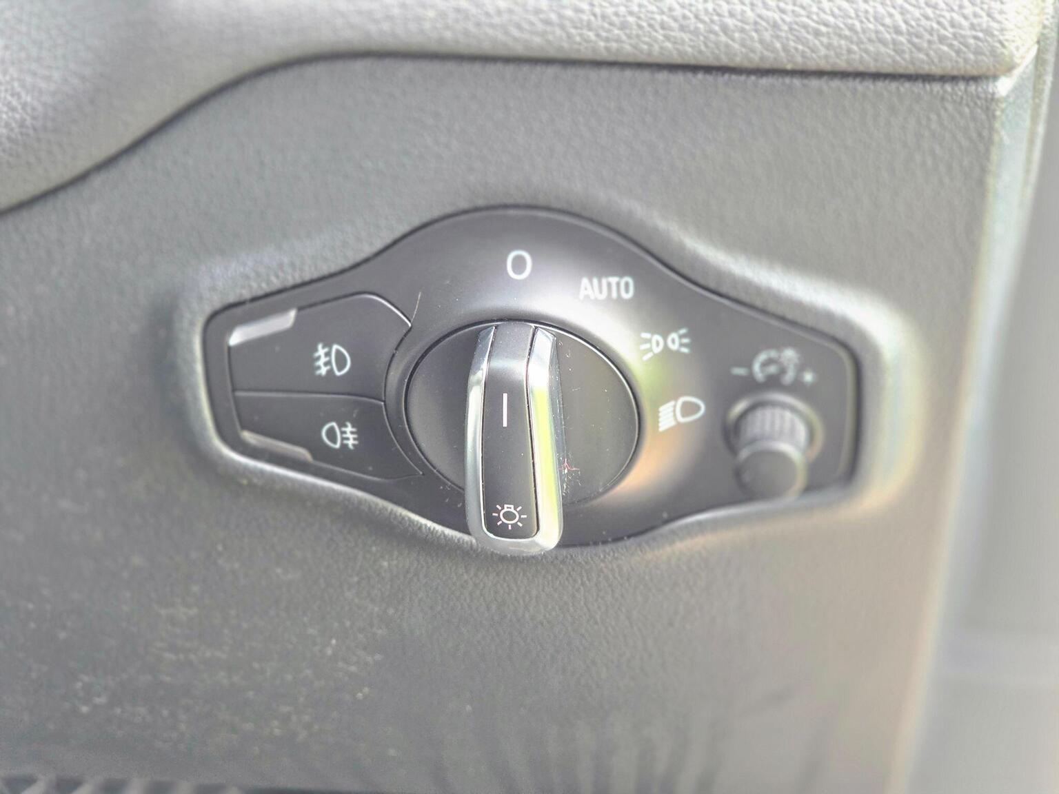 2012 Audi Q5 image 38