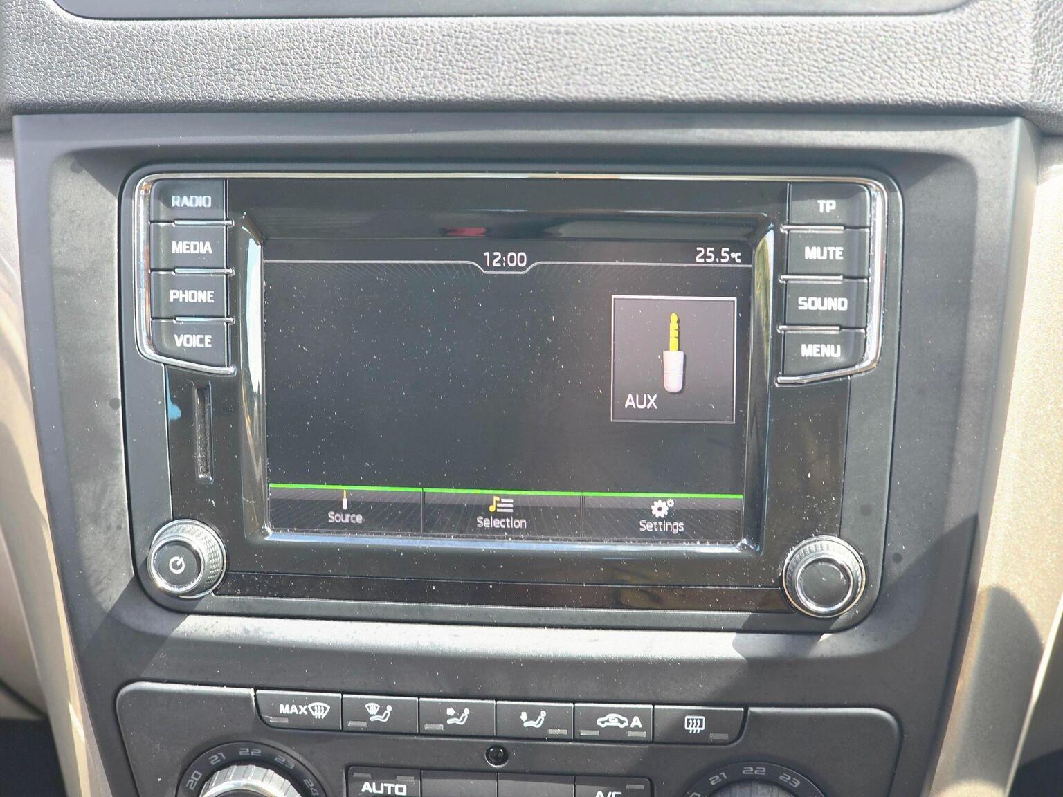 2016 Skoda Yeti image 41