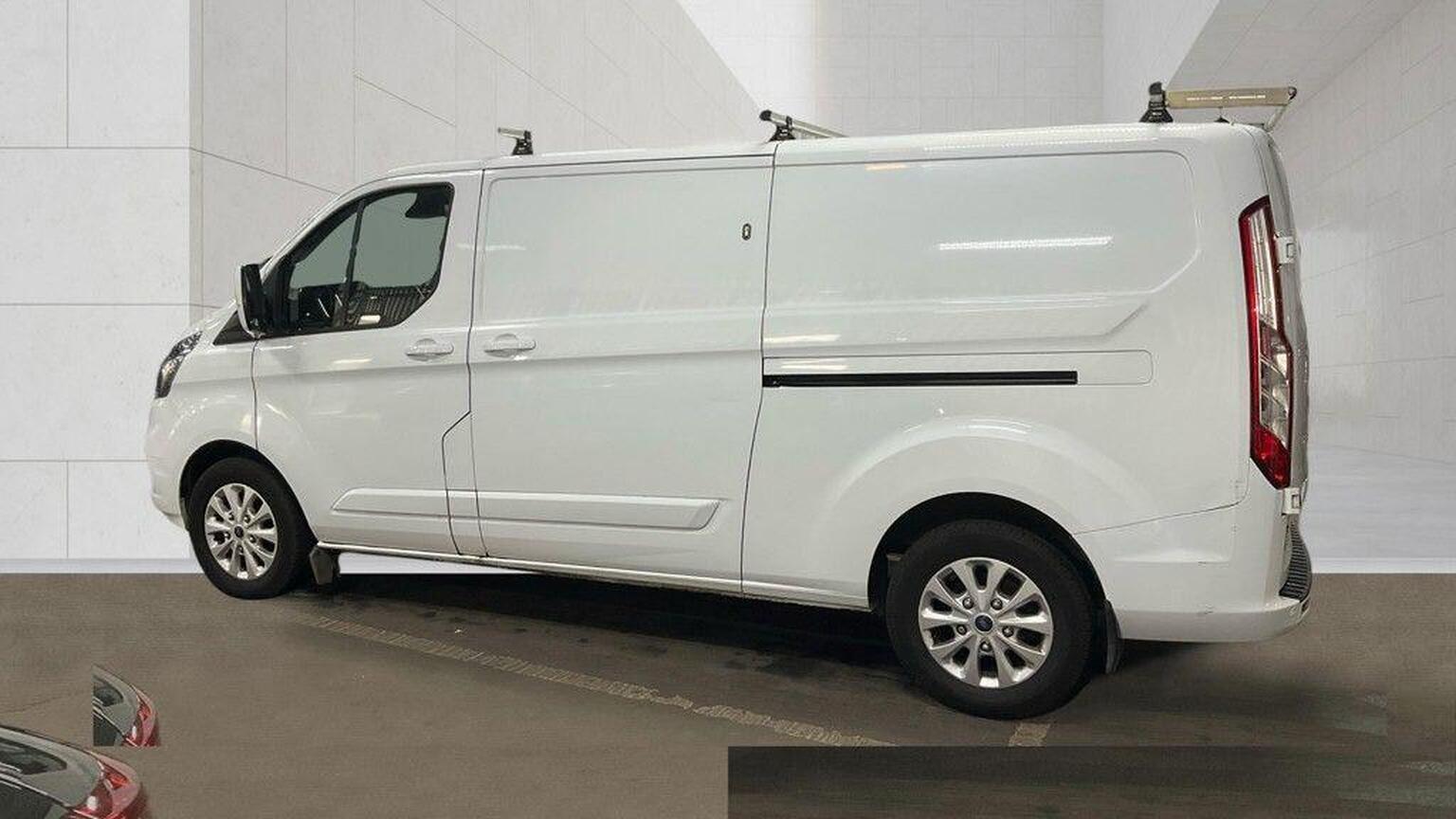 2022 Ford Transit Custom image 6