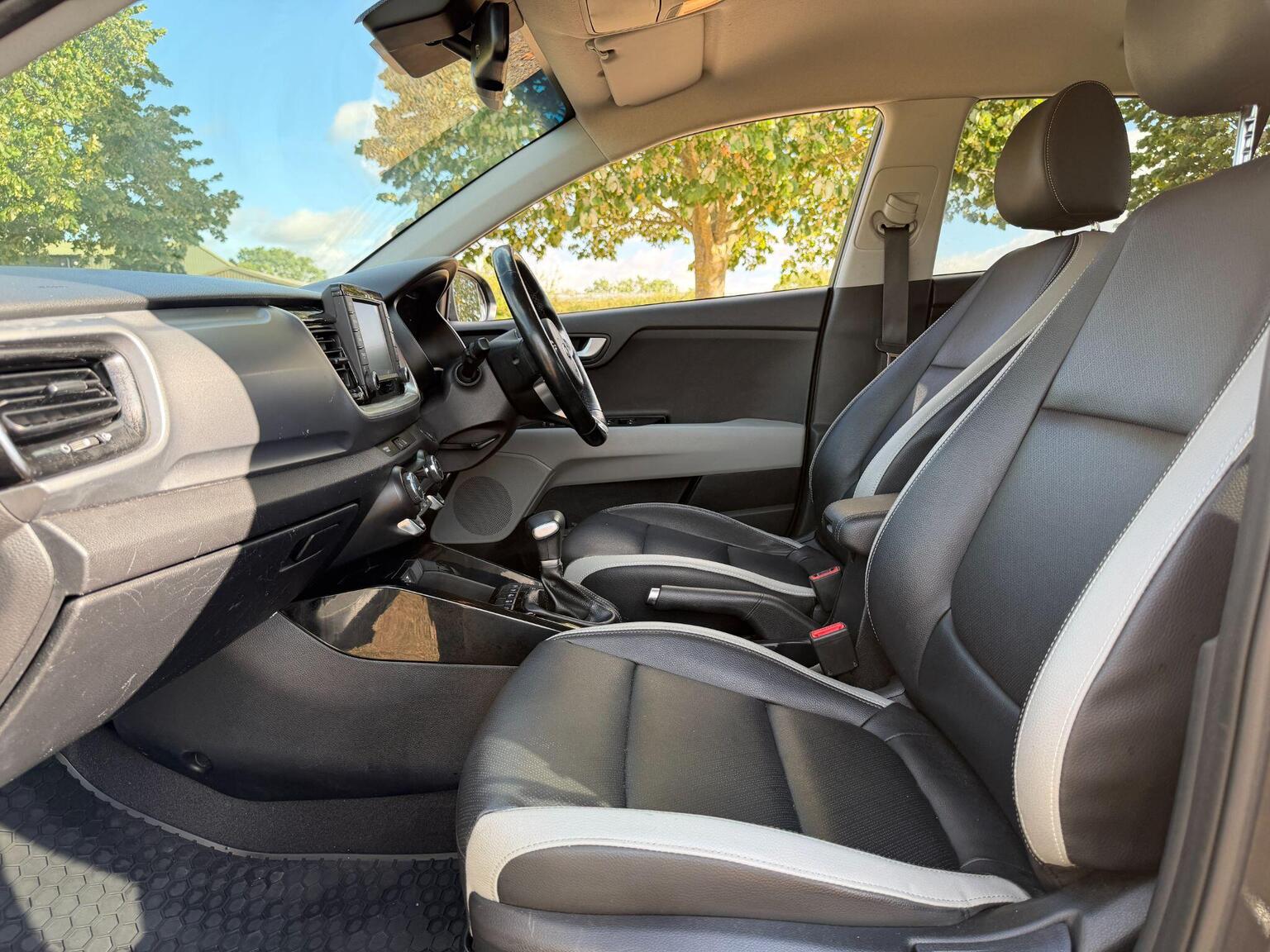 2018 Kia Stonic image 18