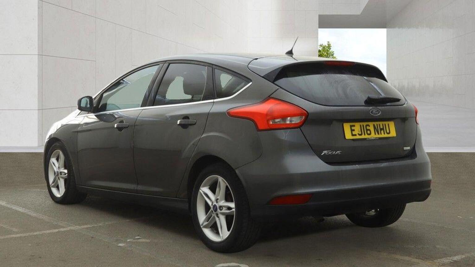 2016 Ford Focus image 5