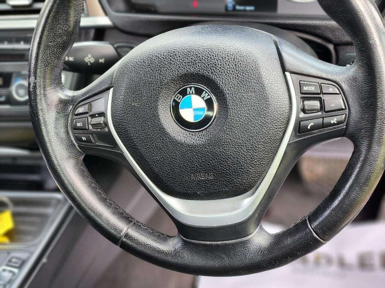 2013 BMW 3 Series image 37