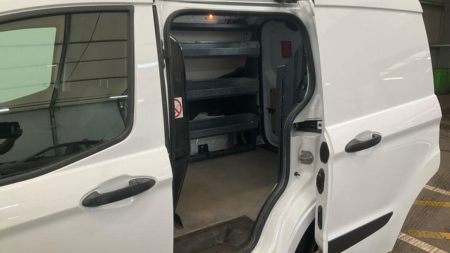 2019 Ford Transit Courier image 13