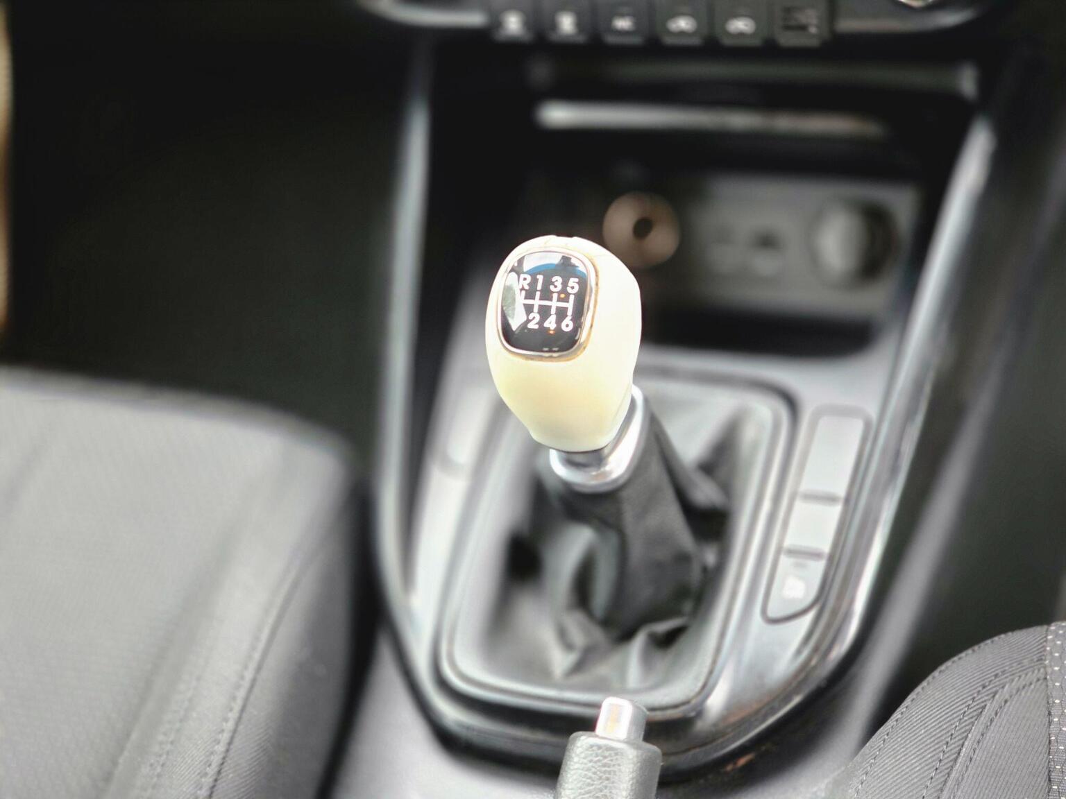 2013 Kia Carens image 33