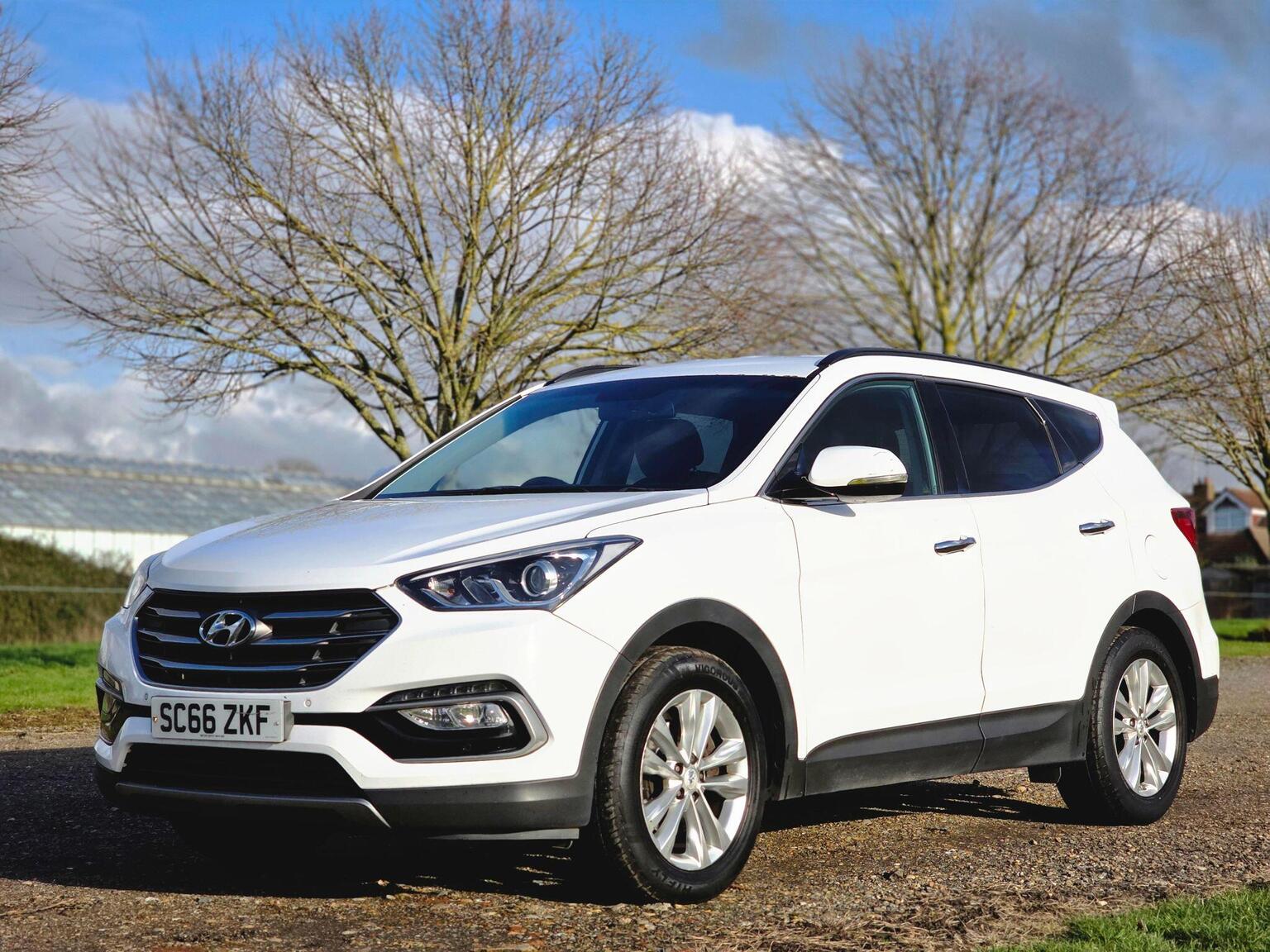 2017 Hyundai Santa Fe image 7
