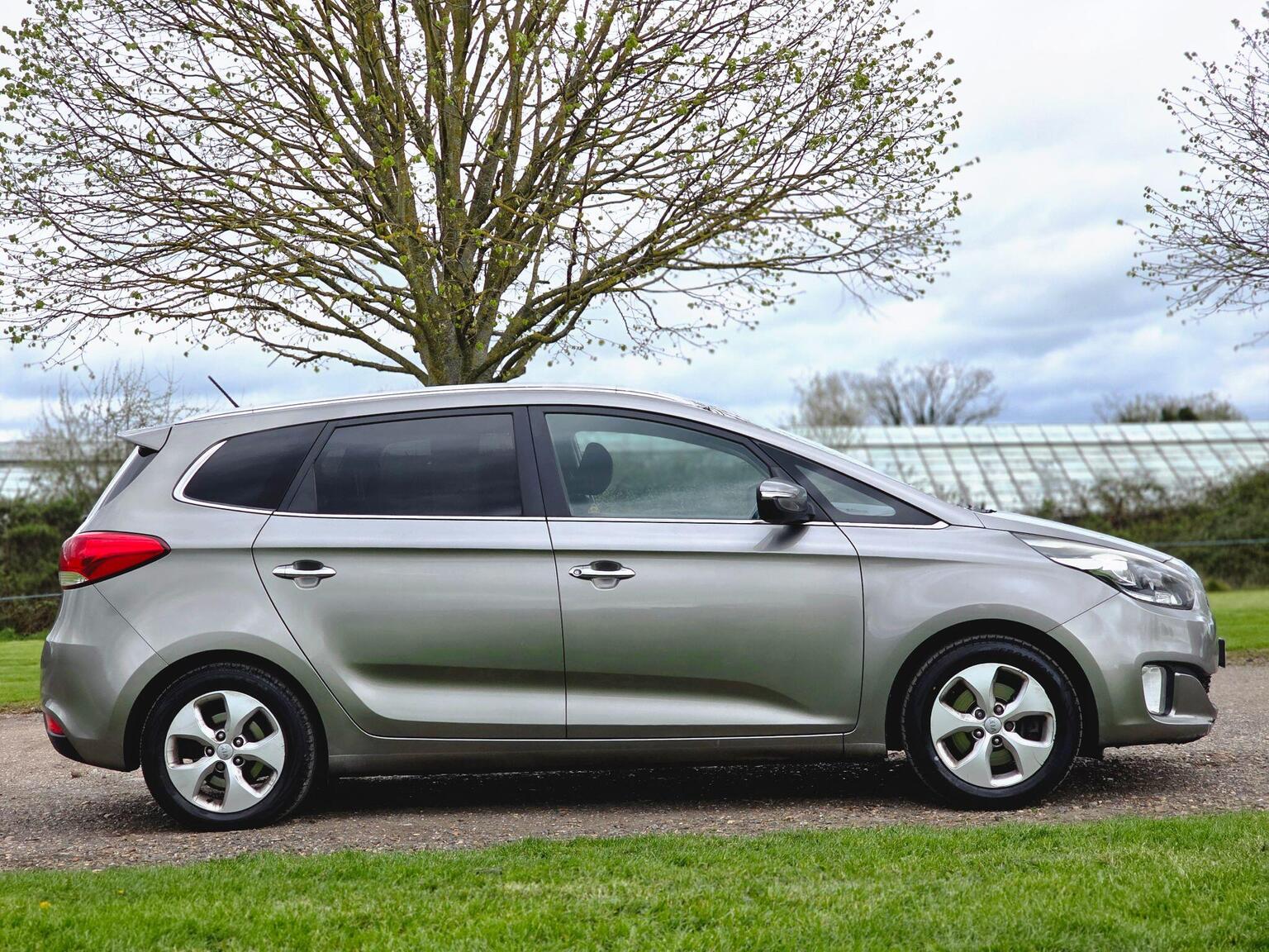 2013 Kia Carens image 3