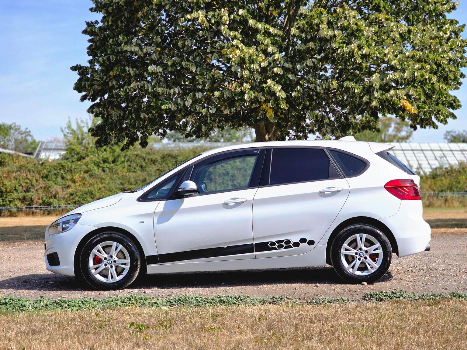 2015 BMW 2 Series Active Tourer image 15