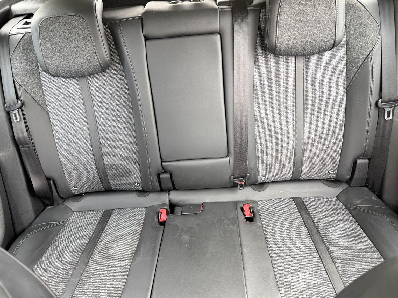2018 Peugeot 3008 image 33