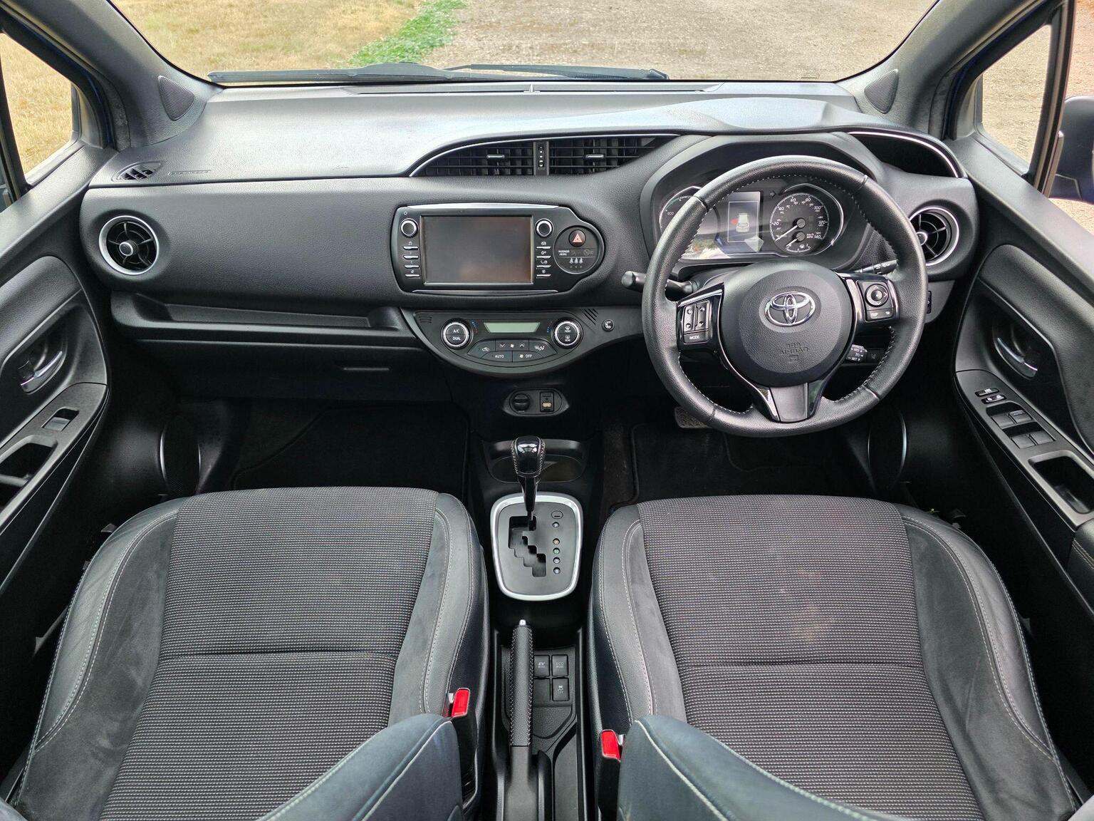2019 Toyota Yaris image 32