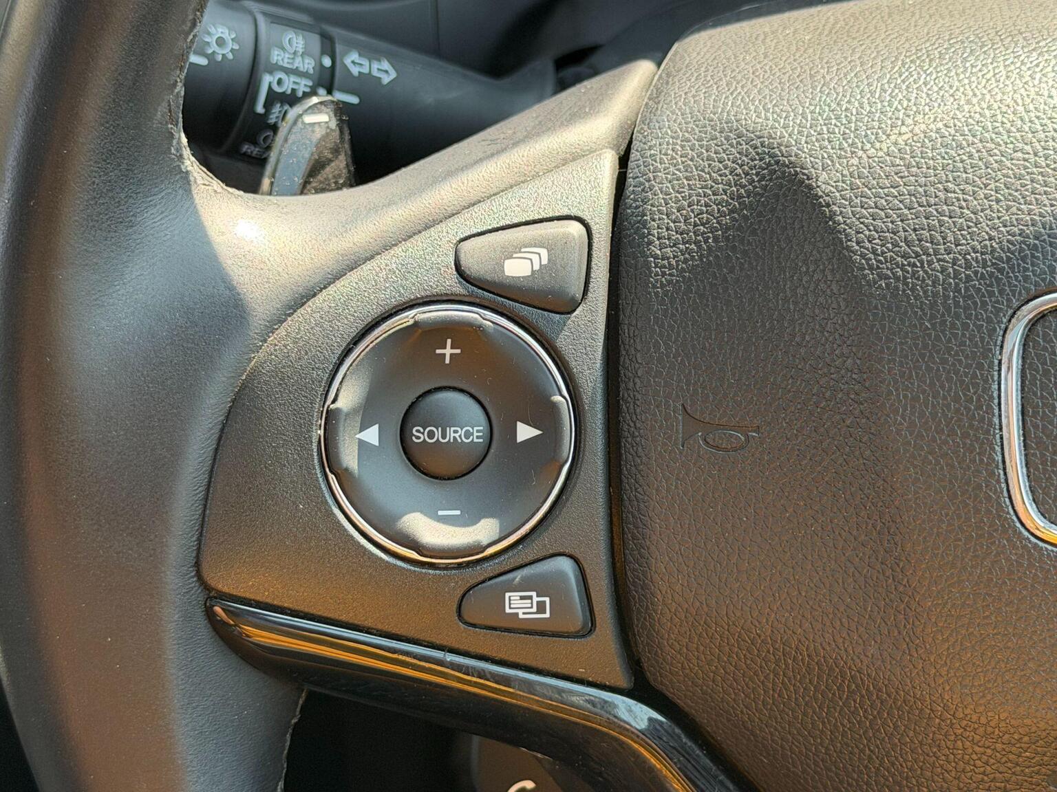 2016 Honda HR-V image 39