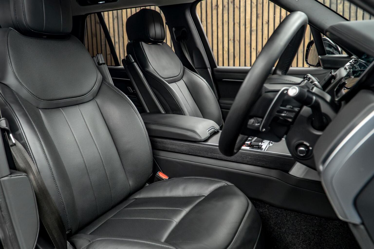 2022 Land Rover Range Rover D300 MHEV HSE Auto 4WD — photograph 2