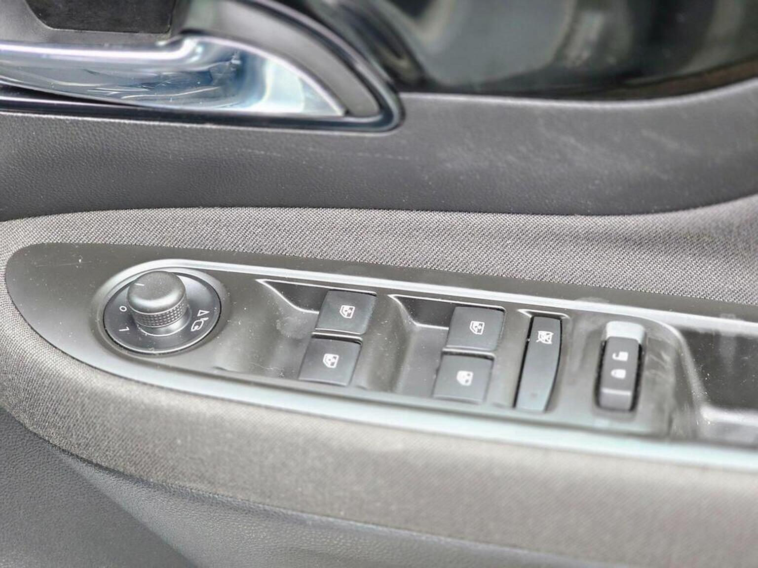 2016 Vauxhall Mokka X image 34