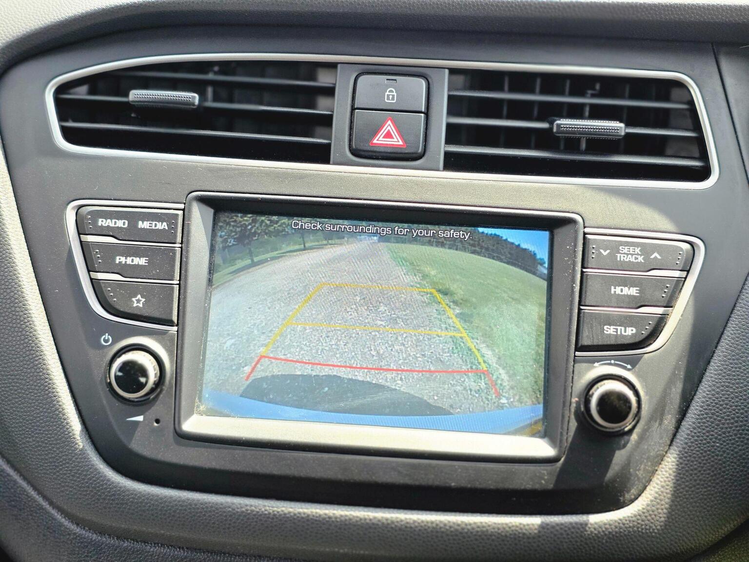 2018 Hyundai i20 image 42